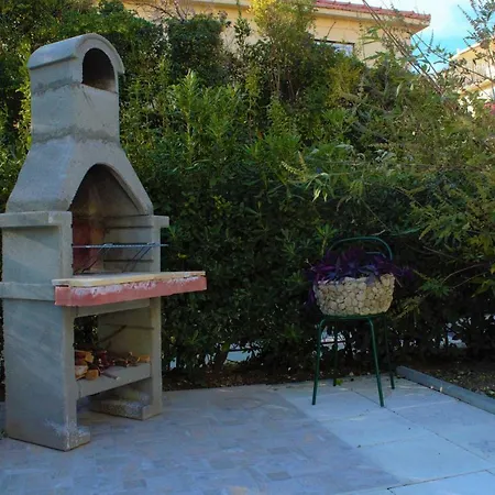 50 Meters From The Beach! Flower Apartment Kastela