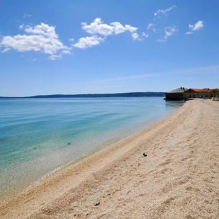 50 Meters From The Beach! Flower Apartment