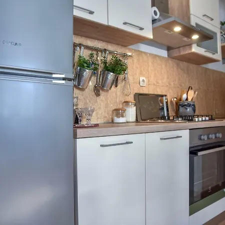50 Meters From The Beach! Flower Apartment