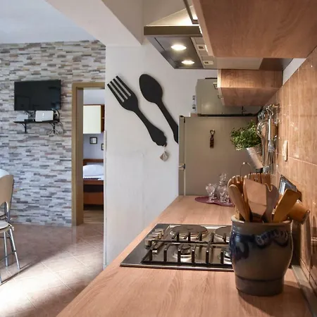 50 Meters From The Beach! Flower * Kastela