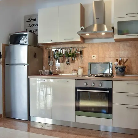 50 Meters From The Beach! Flower Apartment *